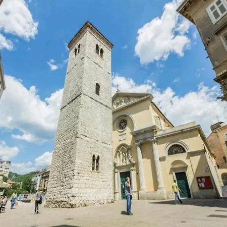 Donatella Lejlighed *