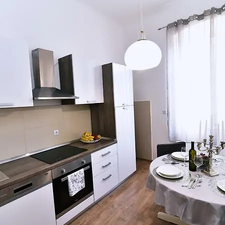 Donatella * Rijeka