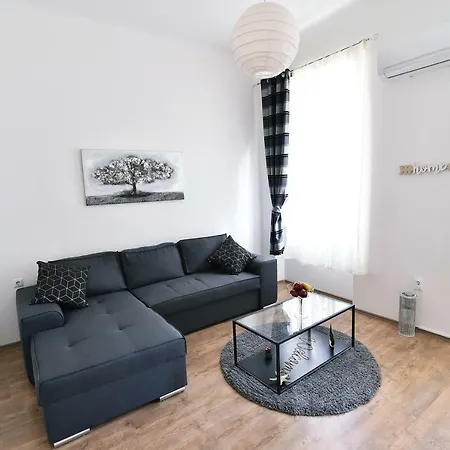 Donatella Apartment